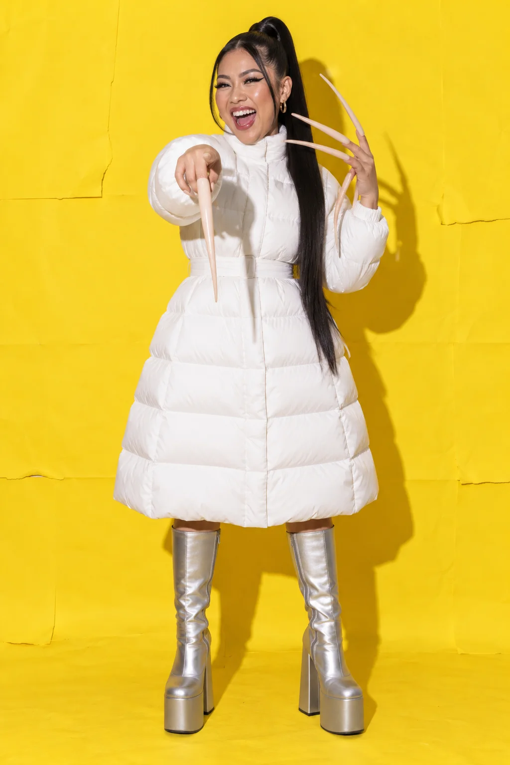 The nails, its whole figure
